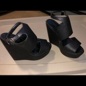 Black Wedges